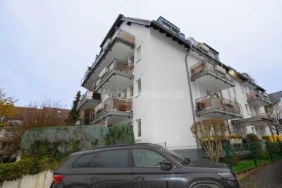 Modernisierte 2-Zimmer-Wohnung mit 2 Balkonen und Duplex-Stellplatz