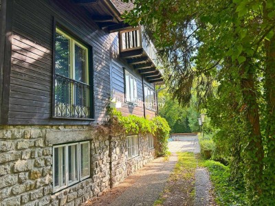 Renovierungsbedürftiges Landhaus mit Pool , Grundfläche 1.594 m² Renovierung und Schönheitsreparaturen sind erforderlich, dennoch sofort beziehbar!