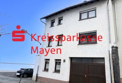 Wohnhaus m. Garage u. kleinem Garten in zentraler und ruhiger Wohnlage