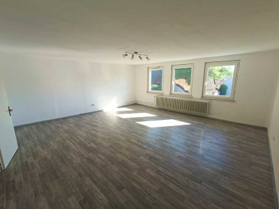 Helle, geräumige 4,5 Zimmer Wohnung in 95369 Untersteinach