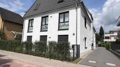 Möblierte 3-Zimmer-EG-Wohnung mit gehobener Innenausstattung mit EBK in Hamburg Schnelsen