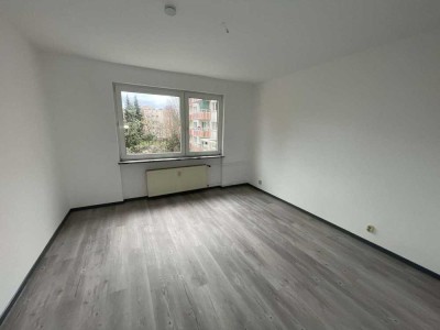 Sehr schöne 2 Zimmer Wohnung in gepflegtem Haus in OF Ost INKLUSIVE Stellplatz