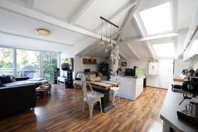 Charmante Dachgeschosswohnung mit Waldblick – direkt an der Eilenriede!