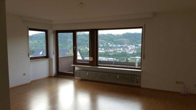 Mosbach - Dreizimmer - Wohnung mit zwei Balkonen