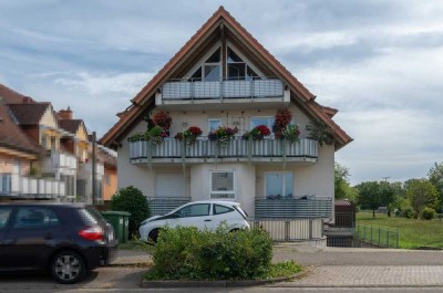 Attraktive   2- Zi.-DG-Wohnung:  Reute b. Freiburg