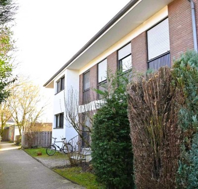 Hochwertig modernisierte 3-Zimmer Erdgeschosswohnung mit Balkon, Terrasse und Garten in bester Lage