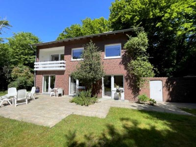 Provisionsfrei! Geräumiges EFH mit idyllischem Südgarten und Ausbauoption