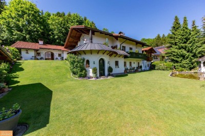 Einzigartiger Landsitz mit Hallenbad im idyllischen Almtal – Handwerk, Geschichte und Nachhaltigkeit in perfekter Harmonie