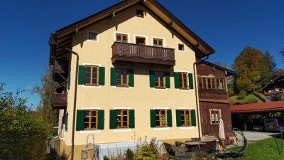 Stilvolle, gepflegte 5-Zimmer-Etagenwohnung, Altbau, mit Balkon in Miesbach