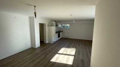 Schicke 1-Zimmer Wohnung mit EBK und neuem Bad in Rosbach vor der Höhe