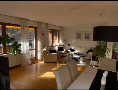 Schöne 4 Zimmer Wohnung, 1.OG u. 2.OG, 2 Bäder, Südbalkon, Gartenblick, in Bestlage von Vaterstetten