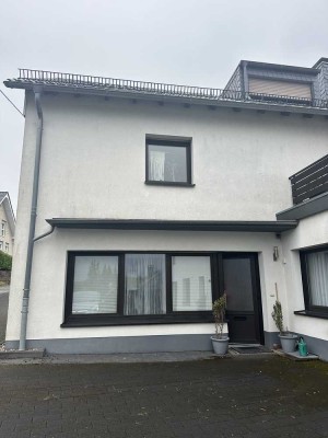 Schönes Appartement, eigener Eingang , Parkplatz vor der Tür, sehr ruhige Lage