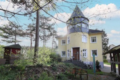 Besonderes Anwesen in Eckertal – Exklusiv wohnen mit Turmzimmer, Privatteich und Pferdekoppel