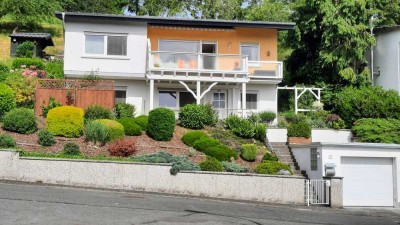 TOP gepflegtes, freistehendes EFH mit Traumblick und Einliegerwohnung