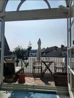 Loftartige Wohnung mit großem Balkon in toller Lage (MA-Schwetzingerstadt)