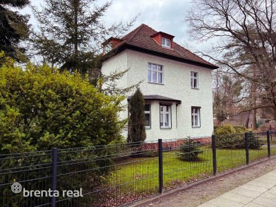 Gepflegtes Mehrfamilienhaus mit bebaubarem Grundstück