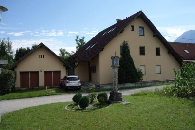 Geräumiges Mehrfamilienhaus mit Seeblick-in 2 Wohnungen teilbar