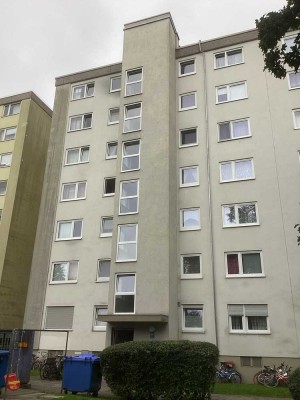 Einziehen und wohlfühlen! Renovierte 2-Zimmer-Wohnung wartet auf Ihren Einzug!