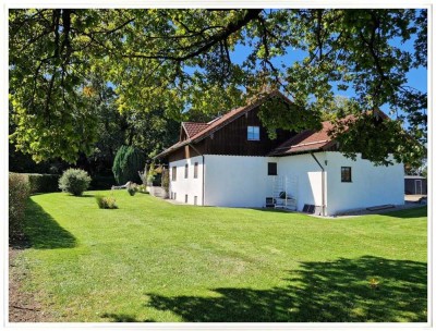 Zweifamilienhaus mit Doppelgarage, auf herrlich großem Grundstück (2.300 m²)