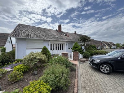 Villa  in Worms-Neuhausen mit Pool und stilvollem Garten