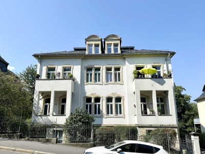 *helle und sehr schöne 3-Zimmer-Wohnung in sanierter Villa*