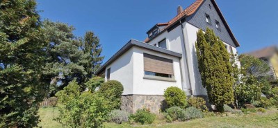 Mehrgenerationenwohnen mit parkähnlichem Garten: 3-Parteien Wohnhaus in Schweinheim