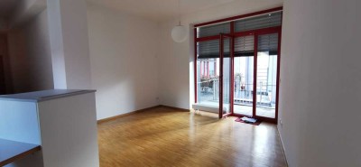 Altstadt Regensburg - Geschmackvolle 2-Raum-Wohnung mit Balkon und EBK