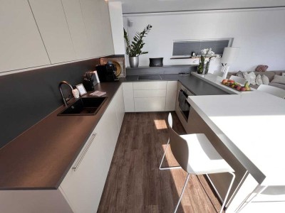 LUXUS Hausboot - 3 Etagen - 100m² Wohnen + 120 m² SONNENTERRASSE - Kamin, Kino, komplett individuell