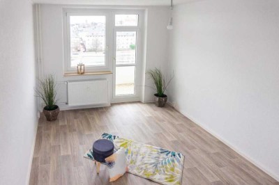 3-Raum-Balkonwohnung mit Wannenbad