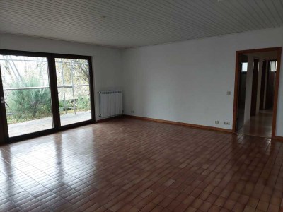 4 Zi. Wohnung direkt am Feldrand inkl. Terrasse und Garten! 1200 € kalt - 110 m²