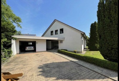 Modernisierte Wohnung mit vier Zimmern sowie Balkon und EBK in Kirchheim-Nabern