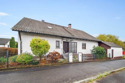 Provisionsfrei – Großes, familienfreundliches Haus mit schönem Garten & Sauna in naturnaher Wohnlage