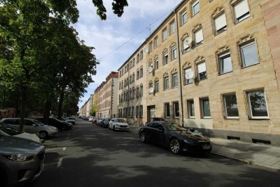 Modernisierte 2-Zi.-Wohnung mit Tageslichtbad & Altbaucharme im beliebten Nbg-Gostenhof