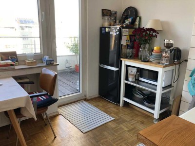 FRIEDRICHSTR: 3 MIN: ZUR KÖNIGSALLEE  HELLE DACHGESCHWOHNUNG MIT FLAIR