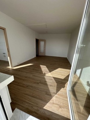 Single-Wohnung mit Balkon ab 01.04.2025 verfügbar