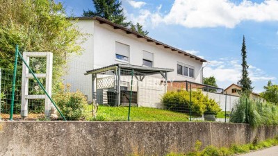 Familienidyll mit sechs Zimmern, moderner Küche und überdachter Terrasse