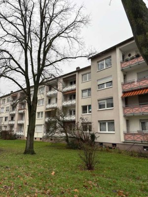 Renovierungsbedürftige 3-Zimmer Wohnung in beliebter Lage von Niederrad