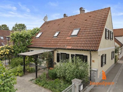 IMMOSPACE *** Charmantes Einfamilienhaus mit Charakter und Traumküche - Innenstadtnähe ***