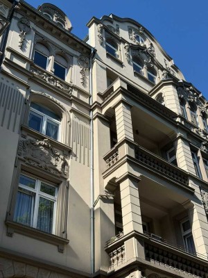 Neubau im Altbau. TOP 4 Zimmer Whg.
Komplett saniert.