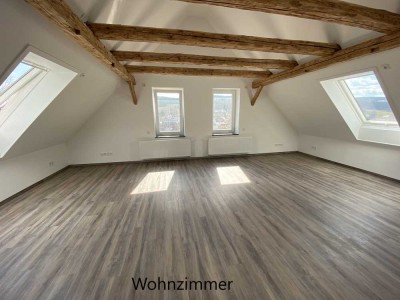 TRAUMHAFTE hochwertige DG-Wohnung mit genialem Ausblick