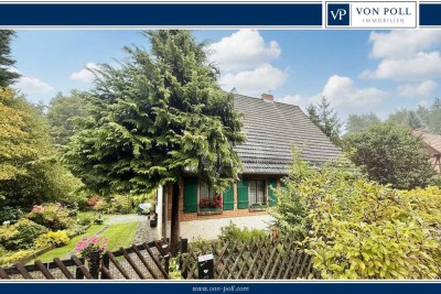 Liebevoll sanierte und denkmalgeschützte Doppelhaushälfte auf großem Grundstück