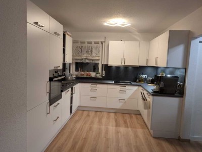 Exklusive 3 Zimmerwohnung, mit Balkon und Einbauküche