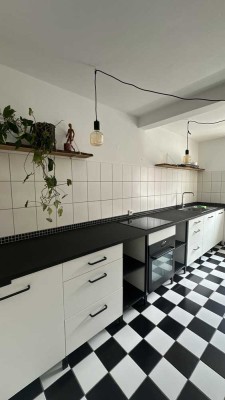 Schöne 2,5-Zimmer-Dachgeschosswohnung mit Dachterrasse und EBK in Bielefeld