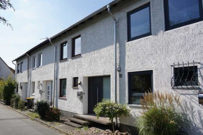 * Charmante Immobilie in Burgdorf/Weststadt * - Reihenmittelhaus mit Vollkeller u. Garage