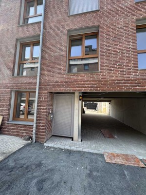 Neubau mit Küche: Stilvolle 3 Zi. Wohnung in zentraler Lage