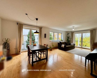 Schöne geräumige Erdgeschoss-Zwei-Zimmer-Wohnung mit Einbauküche und Balkon in Sennfeld