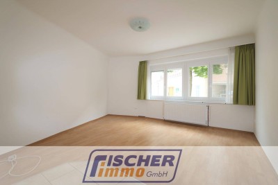 Erstbezug nach Renovierung - Großzügig angelegte 3-Zimmer-Wohnung im Hochparterre in Zentrumslage