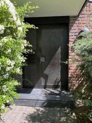 Schönes Apartment im 1. OG mit Balkon und Keller