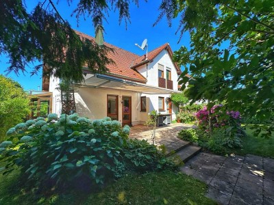 Wohnoase mit traumhaftem Garten – Exklusives EFH mit Einliegerwohnung in Rastatt!