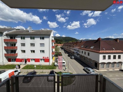 Schöne, gemütliche 2-Zimmer Wohnung mit Badewanne und Balkon!